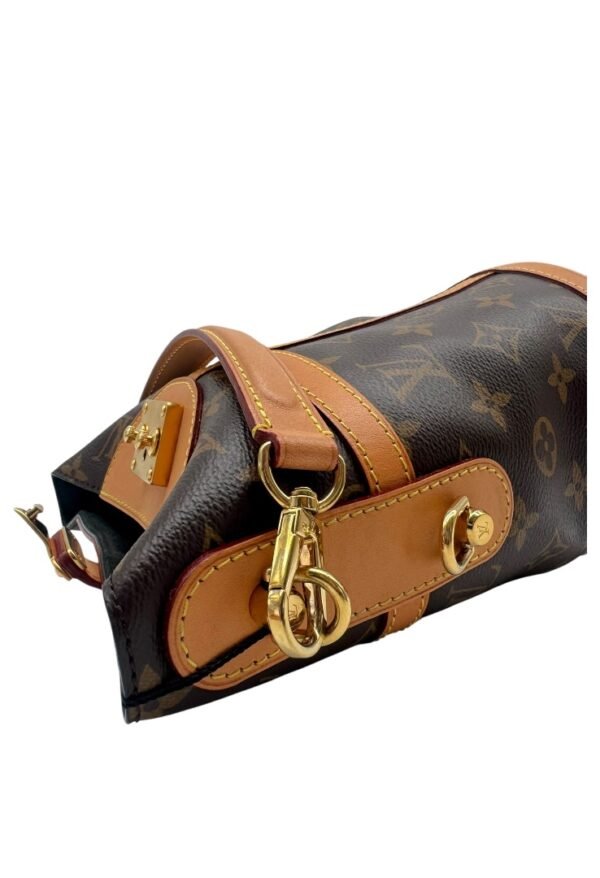 LOUIS VUITTON - DUFFLE BUCKET - Image 6